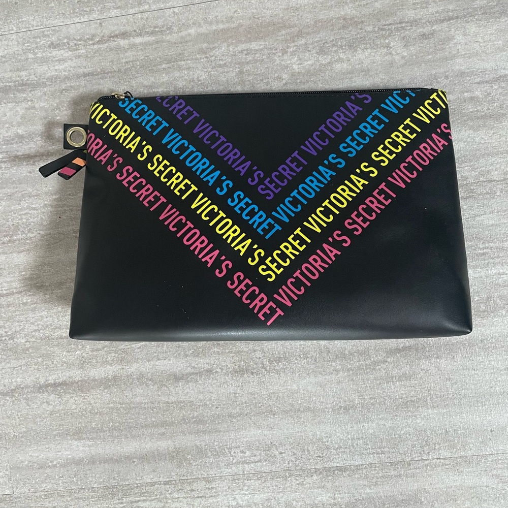 BRAND NEW- VICTORIAS SECRET COSMETIC MAKEUP ZIPPERED POUCH CASE LOGO BLACK/MULT…